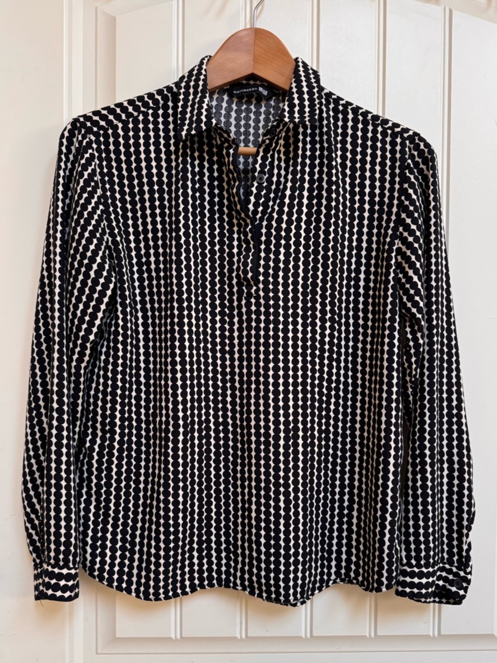 Marimekko x Uniqlo Black and Ivory Mod Dot Patterned Blouse. Size XS - Picture 1 of 7